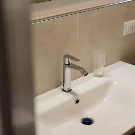 Lejlighed 2br Per 5 Con Patio Privato - Vicino Centro Napoli